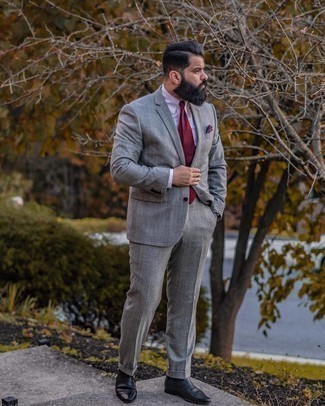 Burgundy Print Pocket Square Warm Weather Outfits: The formula for off-duty style? A grey plaid suit with a burgundy print pocket square. Avoid looking too casual by rounding off with a pair of black leather chelsea boots.