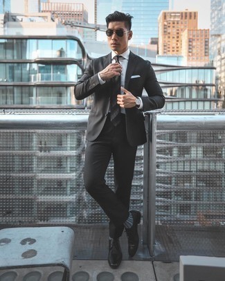 Charcoal Socks Outfits For Men: Choose a black suit and charcoal socks for a casually stylish and stylish outfit. Hesitant about how to complement your outfit? Rock a pair of black leather derby shoes to bump up the classy factor.