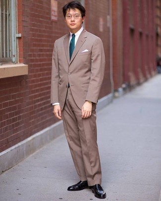 Teal Tie Outfits For Men: A brown suit and a teal tie are essential in any gent's closet. Want to go easy when it comes to footwear? Complement this look with a pair of black leather loafers for the day.