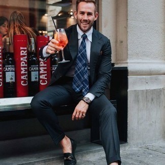 Navy and White Plaid Tie Outfits For Men: A navy suit and a navy and white plaid tie are among the basic elements of any solid wardrobe. And it's a wonder how a pair of black leather loafers can shake up an outfit.