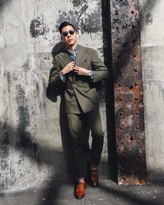 Olive Suit Outfits: Exhibit your sartorial game in an olive suit and a white and blue print dress shirt. The whole outfit comes together perfectly if you complement your look with tobacco leather loafers.