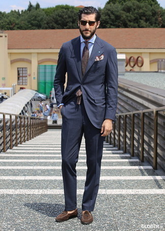 Tan Print Pocket Square Dressy Outfits: This pairing of a navy suit and a tan print pocket square will cement your prowess in menswear styling even on off-duty days. And if you want to immediately up the style ante of this outfit with footwear, complete this look with dark brown suede loafers.