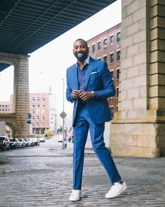 Men's Blue Suit, Navy Dress Shirt, White Canvas Low Top Sneakers, White and Navy Polka Dot Pocket Square