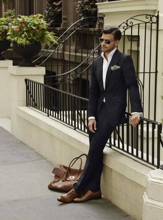 Dark Green Pocket Square Outfits: A black suit and a dark green pocket square make for the ultimate off-duty style for today's gent. A trendy pair of brown leather oxford shoes is the most effective way to bring a hint of refinement to your ensemble.