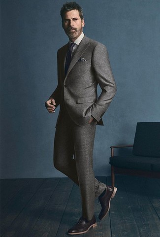 Charcoal Pocket Square Dressy Outfits: Prove everyone that you know a thing or two about menswear by opting for a grey suit and a charcoal pocket square. For something more on the elegant side to complete this outfit, introduce a pair of dark brown leather oxford shoes to this look.