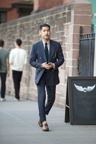 Navy Tie Dressy Outfits For Men: For a look that's absolutely wow-worthy, consider pairing a navy suit with a navy tie. Our favorite of an endless number of ways to complement this ensemble is a pair of brown leather oxford shoes.