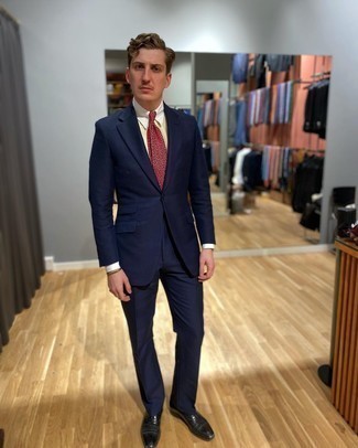 Burgundy Polka Dot Tie Outfits For Men: A navy suit and a burgundy polka dot tie are among the basic elements of any good menswear collection. Let your styling savvy really shine by complementing this outfit with black leather oxford shoes.