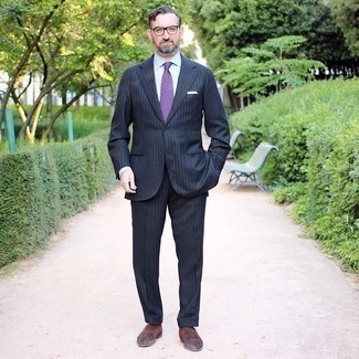 Violet Polka Dot Tie Summer Outfits For Men: A navy vertical striped suit and a violet polka dot tie? Be sure, this ensemble will make women swoon. Add a pair of brown suede oxford shoes to the mix and ta-da: the ensemble is complete. What an excellent idea for spring and summer!