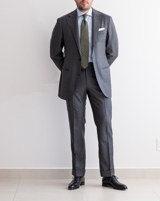 Olive Polka Dot Tie Outfits For Men: A charcoal suit and an olive polka dot tie are among the unshakeable foundations of any versatile wardrobe. Don't know how to round off? Add a pair of black leather oxford shoes to the mix to shake things up.