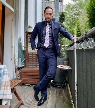 Navy Leather Oxford Shoes Outfits: Consider wearing a navy suit and a navy dress shirt - this look is guaranteed to turn every head around. Complement your outfit with navy leather oxford shoes for maximum impact.
