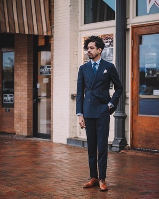 White and Blue Pocket Square Outfits: A navy suit and a white and blue pocket square will infuse your day-to-day styling arsenal this relaxed and dapper vibe. Go off the beaten path and jazz up your outfit with a pair of tobacco leather oxford shoes.