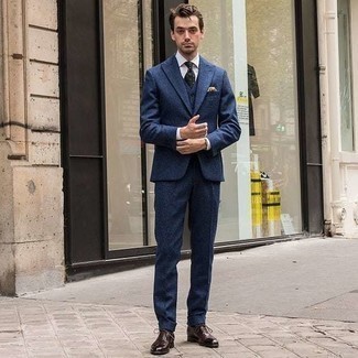 Dark Green Polka Dot Tie Outfits For Men: Marrying a navy suit and a dark green polka dot tie is a guaranteed way to infuse class into your closet. Feeling transgressive today? Shake up your look by finishing with dark brown leather oxford shoes.