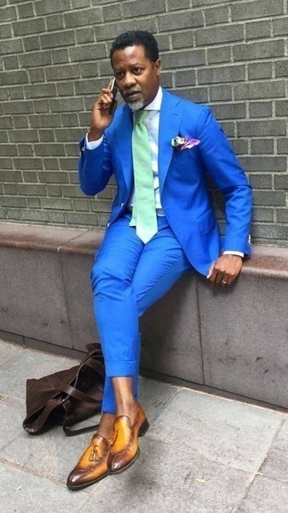 Purple Pocket Square Outfits: This casual combo of a blue suit and a purple pocket square is very easy to pull together without a second thought, helping you look amazing and prepared for anything without spending a ton of time rummaging through your closet. To add some extra definition to this outfit, complete your outfit with tobacco leather tassel loafers.