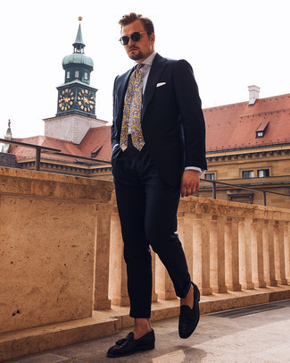 Black Sunglasses Dressy Outfits For Men: A pulled together combo of a navy suit and black sunglasses will set you apart instantly. Up the cool of this look by finishing with a pair of navy leather tassel loafers.