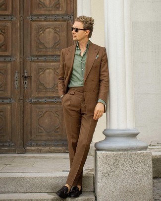Olive Dress Shirt Outfits For Men: You're looking at the indisputable proof that an olive dress shirt and a brown suit look awesome when matched together in a classy ensemble for a modern dandy. When this outfit appears too polished, dress it down with a pair of dark brown woven leather tassel loafers.