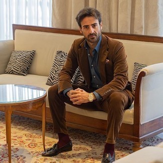 Brown Print Pocket Square Warm Weather Outfits: Pairing a brown corduroy suit and a brown print pocket square will hallmark your expertise in men's fashion even on dress-down days. Dark brown leather tassel loafers are guaranteed to infuse a dose of elegance into your ensemble.