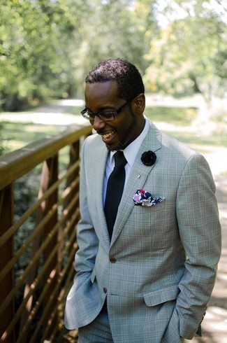 Multi colored Pocket Square Outfits: This casual combination of a mint suit and a multi colored pocket square is ideal if you need to go about your day with confidence in your outfit.