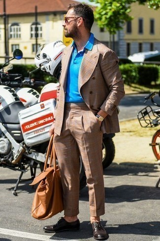 Men's Tan Plaid Suit, Aquamarine Polo, Dark Brown Leather Derby Shoes, Tobacco Leather Tote Bag