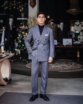 Aquamarine Suit Outfits: Go all out in an aquamarine suit and a navy turtleneck. A pair of black leather derby shoes will pull this whole outfit together.