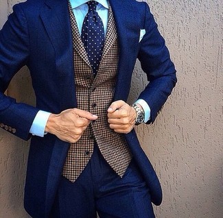 Brown Wool Waistcoat Outfits: This pairing of a brown wool waistcoat and a navy suit is the definition of class.