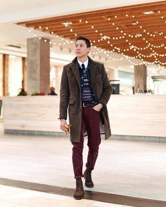 Burgundy Corduroy Jeans Outfits For Men: 