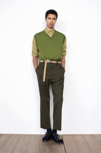 Beige Canvas Belt Outfits For Men: This combo of a green sweater vest and a beige canvas belt is extremely easy to throw together and so comfortable to rock as well! Give an easy-going vibe to your ensemble by rocking black leather sandals.