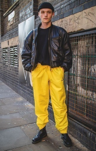 Mustard Sweatpants Outfits For Men: 