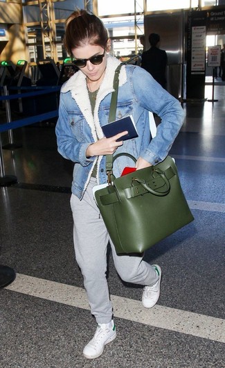 Kate Mara wearing White Leather Low Top Sneakers, Grey Sweatpants, Dark Green Crew-neck T-shirt, Light Blue Denim Shearling Jacket