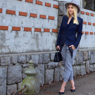 Grey Wool Hat Outfits For Women: 