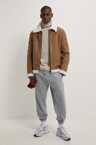Beige Shearling Jacket Outfits For Men: 