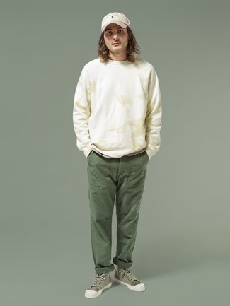 Olive Socks Outfits For Men: This pairing of a white tie-dye sweatshirt and olive socks will allow you to flaunt your prowess in menswear styling even on weekend days. Complete this look with a pair of olive canvas low top sneakers to mix things up a bit.