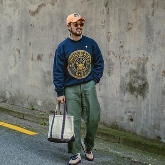 Men's Navy Print Sweatshirt, Olive Chinos, Beige Canvas Low Top Sneakers, White and Navy Canvas Tote Bag