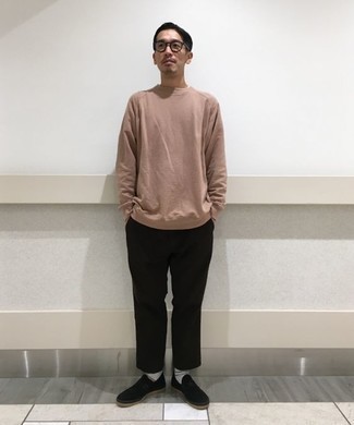 White and Black Horizontal Striped Socks Outfits For Men: This combo of a pink sweatshirt and white and black horizontal striped socks makes for the ultimate off-duty ensemble for today's gentleman. Feeling creative? Shake up this getup with a pair of black canvas slip-on sneakers.