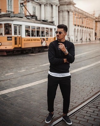 Brun Positiv Automatisering Black Chinos with Black and White Sweatshirt Outfits In Their 20s (5 ideas  & outfits) | Lookastic