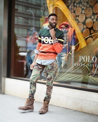 Olive Camouflage Chinos Outfits: Super stylish, this laid-back combo of a multi colored print sweatshirt and olive camouflage chinos provides with excellent styling opportunities. Wondering how to finish? Add brown leather snow boots to the equation to mix things up a bit.