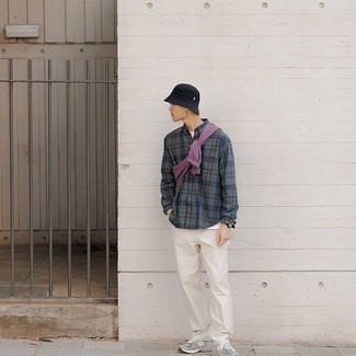 Navy Bucket Hat Outfits For Men: A purple sweatshirt and a navy bucket hat paired together are a good match. Grey athletic shoes work amazingly well within this ensemble.
