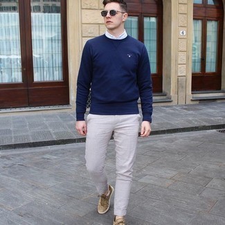White No Show Socks Outfits For Men: If you feel more confident wearing something practical, you'll like this casual combination of a navy sweatshirt and white no show socks. And if you want to effortlessly dress up this look with one piece, why not throw in a pair of brown canvas low top sneakers?