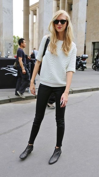 811 Mid Rise Skinny Leather Pants