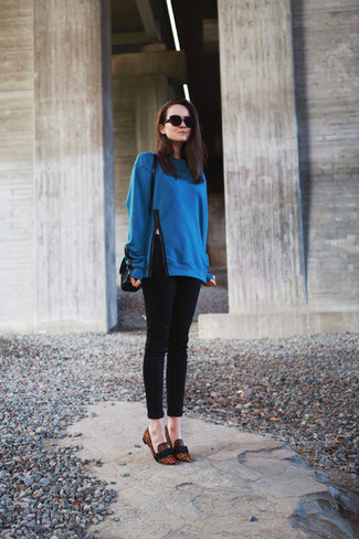 Loafers Outfits For Women: For a laid-back and cool ensemble, team a blue sweatshirt with black skinny jeans — these pieces play really well together. If you want to instantly up the ante of your ensemble with one item, complement your ensemble with loafers.