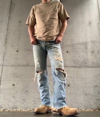 Tan Suede Chelsea Boots Outfits For Men: For a casually dapper look, make a tan crew-neck t-shirt and light blue ripped jeans your outfit choice — these two pieces work beautifully together. For something more on the classy end to finish this ensemble, throw tan suede chelsea boots in the mix.