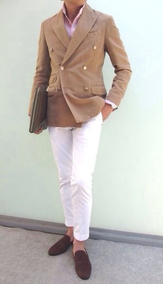 Beige Double Breasted Blazer Outfits For Men: Kick up your style game in a beige double breasted blazer and white chinos. Tap into some Idris Elba stylishness and lift up your ensemble with dark brown suede loafers.