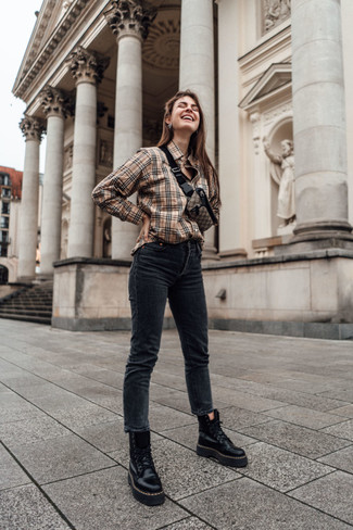 Black Skinny Jeans Outfits: Show off your outfit coordination savvy by marrying a tan plaid dress shirt and black skinny jeans for an off-duty combo. When this ensemble appears all-too-perfect, play it down by rounding off with a pair of black leather lace-up flat boots.