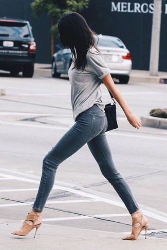 Charcoal Skinny Jeans Outfits: 