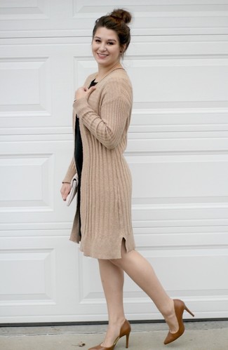knee length bodycon dress with sneakers