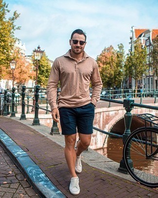 Beige Polo Neck Sweater Outfits For Men: Make a beige polo neck sweater and navy shorts your outfit choice if you wish to look dapper without much work. Want to break out of the mold? Then why not complete your outfit with a pair of beige suede low top sneakers?