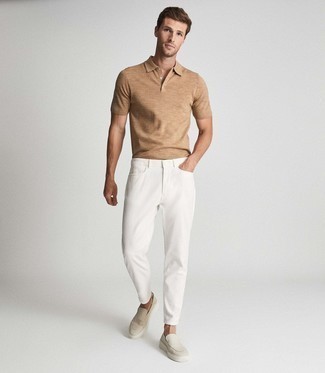 Beige Canvas Loafers Outfits For Men: A big thumbs up to this laid-back combination of a tan polo and white jeans! To give your overall outfit a classier touch, complement this look with beige canvas loafers.