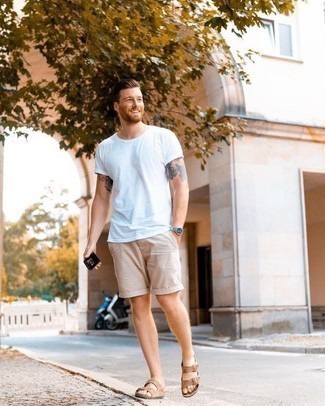 Tan Shorts Outfits For Men: 