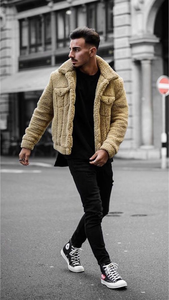 Men's Tan Shearling Jacket, Black Crew-neck T-shirt, Black Skinny Jeans,  Black and White Canvas High Top Sneakers | Lookastic