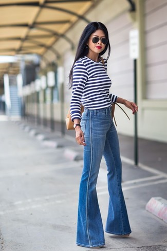 Blue Flare Jeans Outfits: 