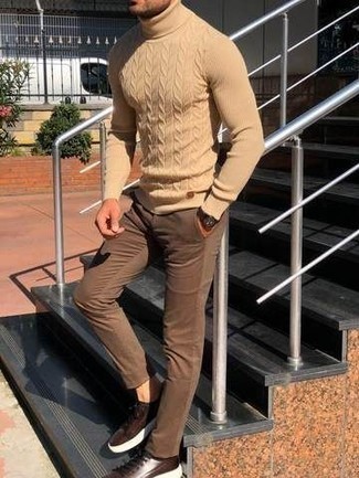 Beige Wool Turtleneck Outfits For Men: This casual combo of a beige wool turtleneck and brown chinos is a winning option when you need to look nice but have zero time. Go ahead and complete this ensemble with a pair of brown leather low top sneakers for a more casual spin.